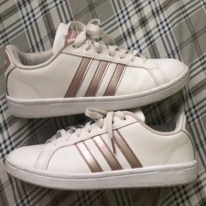 LIKE NEW!!!! 🌸rose gold ADIDAS.